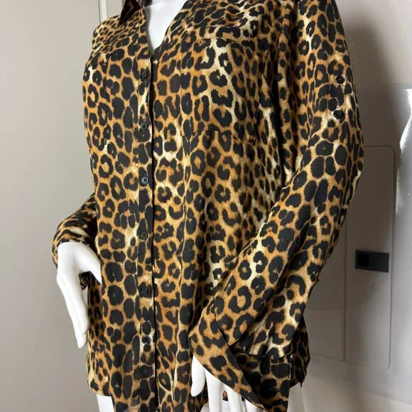 Express The Portofino Shirt Women's Button Up Collared V-Neck Blouse Size M - Picture 2 of 8